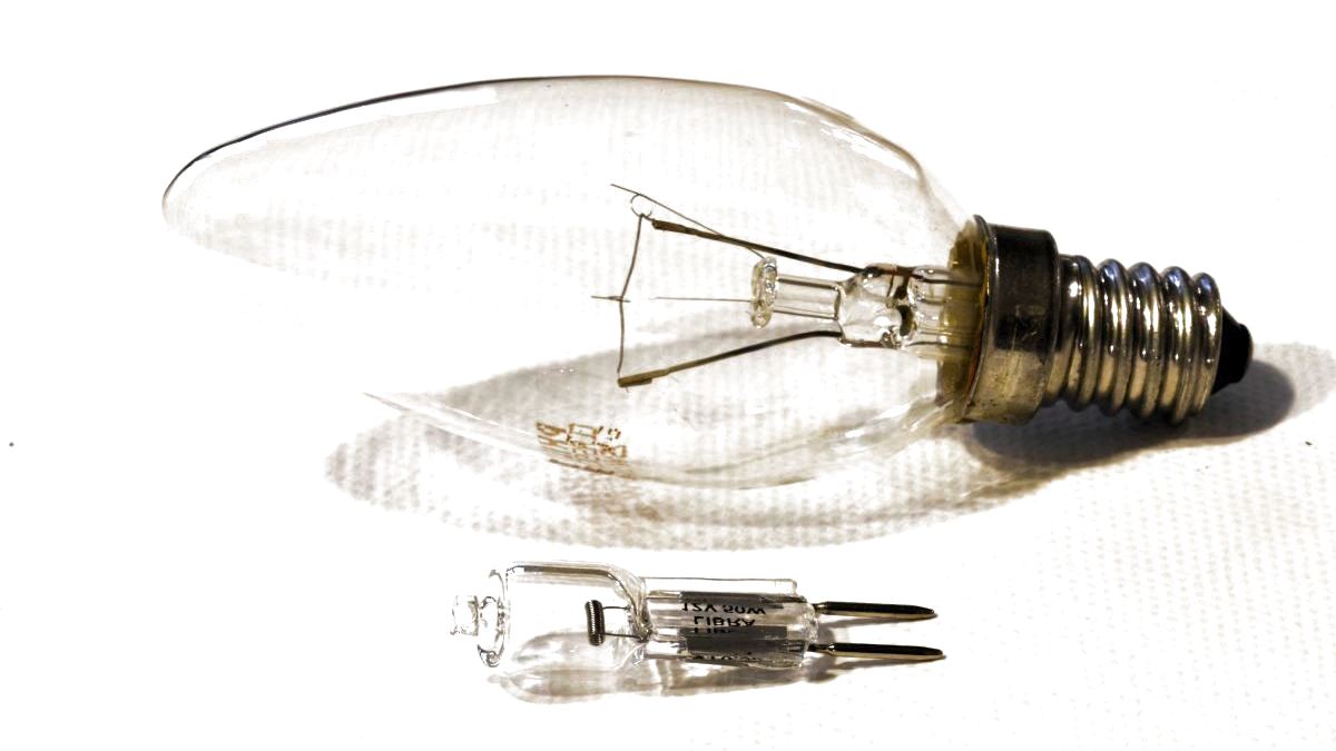 Incandescent lamps