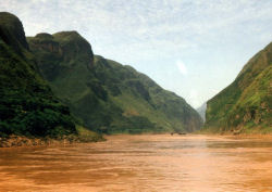 De Yangtzerivier in China bij de Three Gorges